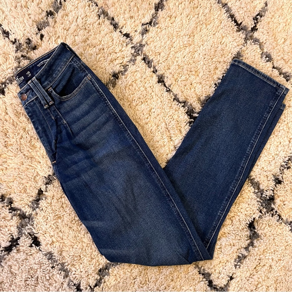 Hollister Ultra High Rise Mom Jean